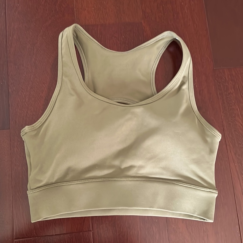 NVGTN Performance Sports Bra in army green